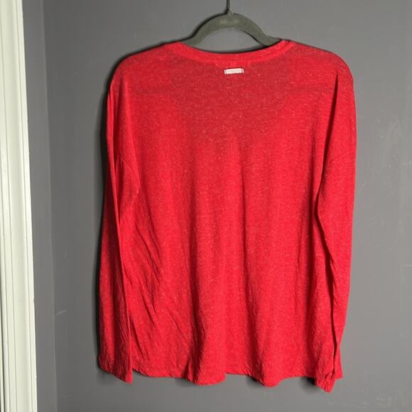 Victoria’s Secret Red Lightweight Long Sleeve T Shirt with Button Detail Sz Sm - Picture 6 of 9